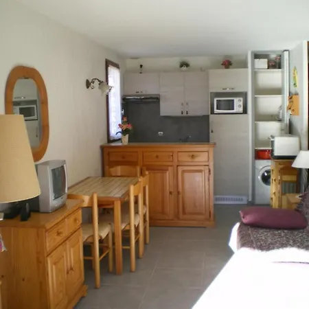 Maison Bormes-les-mimosas, 2 Pieces, 4 Personnes - Fr-1-308-70 *