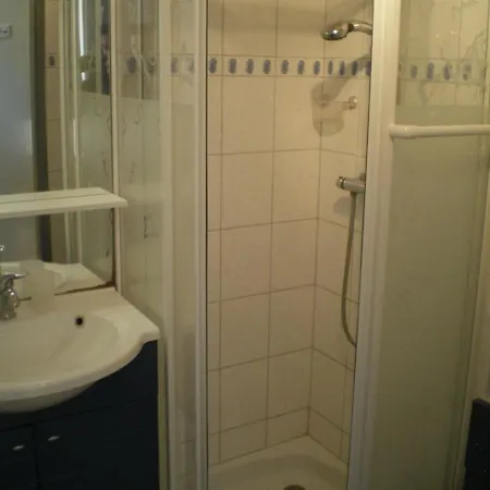 بيت للعطل Maison Bormes-les-mimosas, 2 Pieces, 4 Personnes - Fr-1-308-70