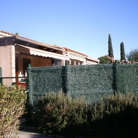 Maison Bormes-les-mimosas, 2 Pieces, 4 Personnes - Fr-1-308-70 Holiday home *